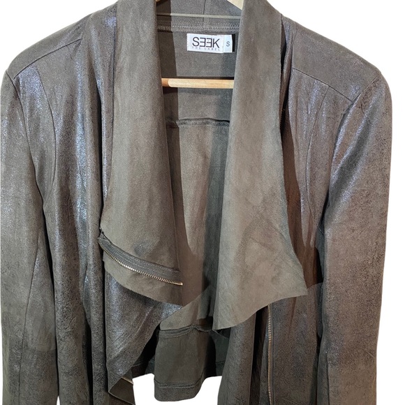 Lady soft and light jacket size small - Picture 2 of 4